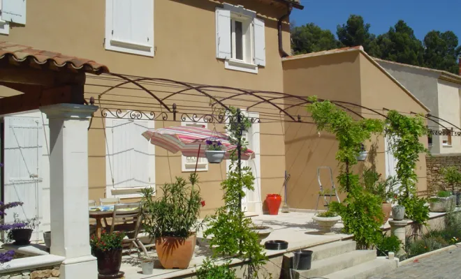 Pergolas à motif volutes, Isle sur la sorgue, Art métallique